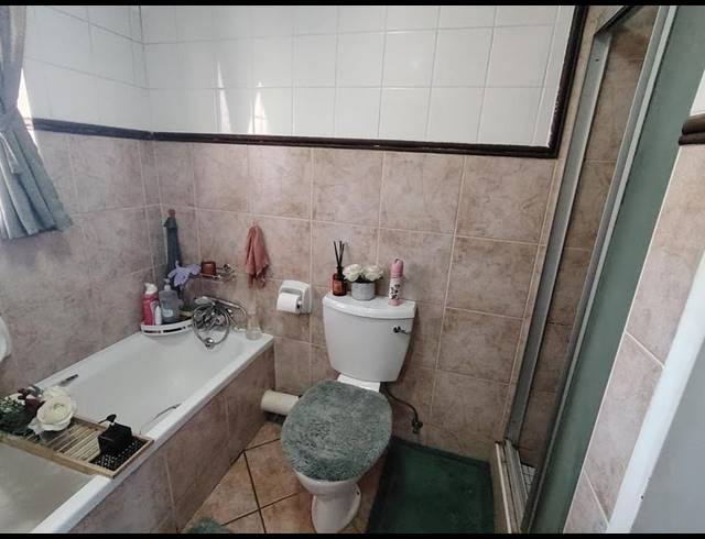 2 BEDROOM PROPERTY TO RENT IN DIE HOEWES